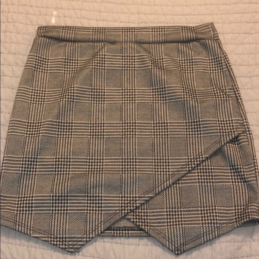 Asymmetrical plaid skirt